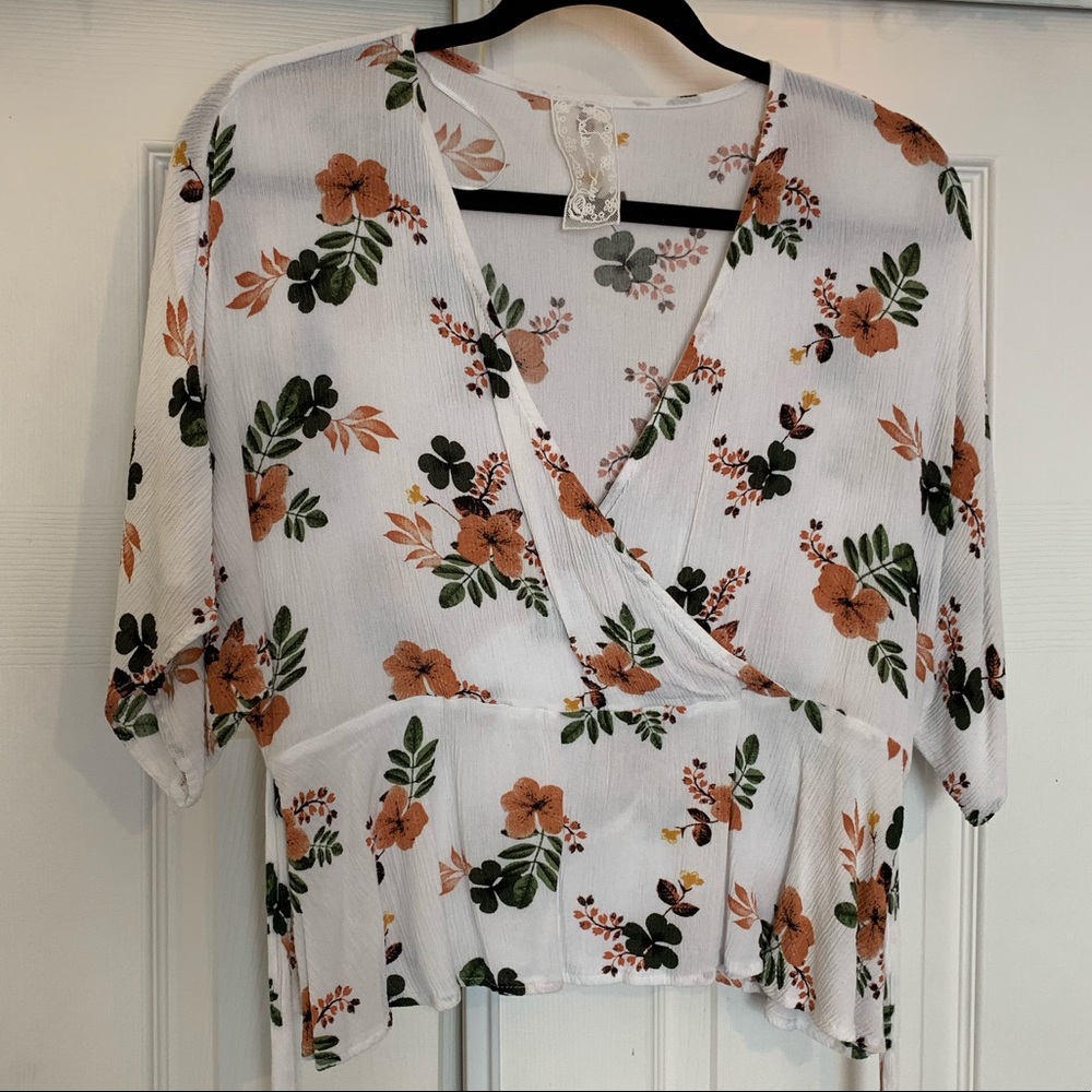 Boutique Floral Blouse Crop Size M